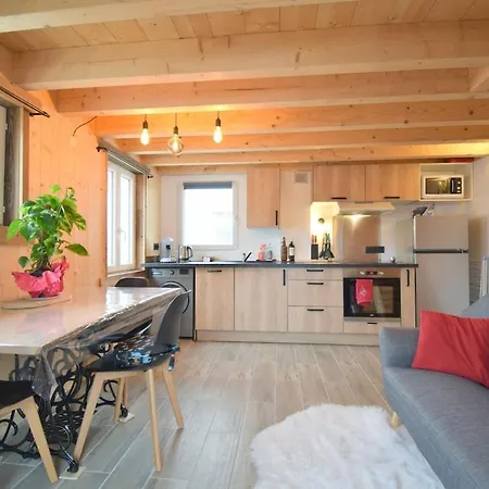 Petite Maison De アパート *